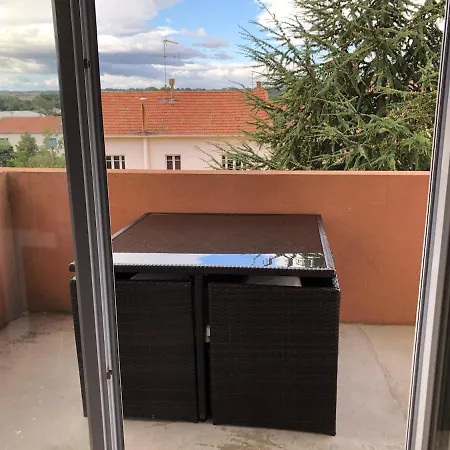 T3 Dans Avec Piscine Parking Wifi Situe A 10mn De La Apartment Beziers