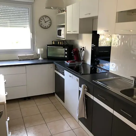 Apartment T3 Dans Avec Piscine Parking Wifi Situe A 10mn De La Beziers