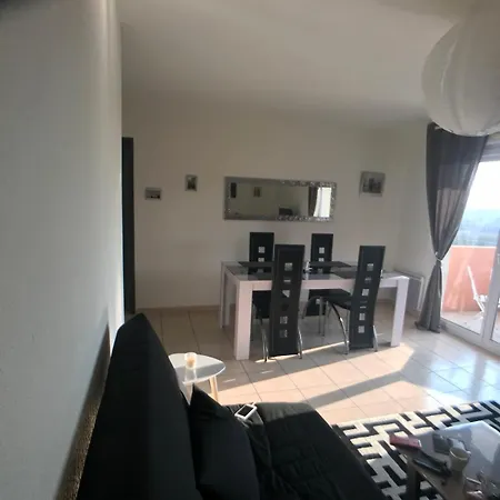 Apartment T3 Dans Avec Piscine Parking Wifi Situe A 10mn De La Beziers