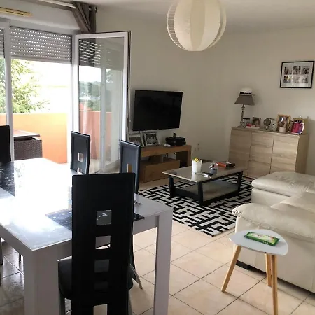 T3 Dans Avec Piscine Parking Wifi Situe A 10mn De La Apartment *